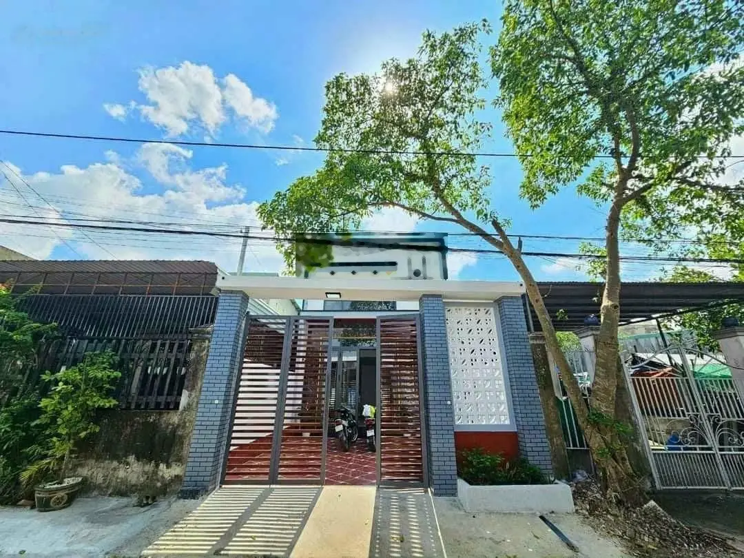 Nhà lầu SHR 6x21m H. Tây 3PN, 2WC sân xe hơi rộng ngay ngã tư Quang Thắng KP3 Trảng Dài