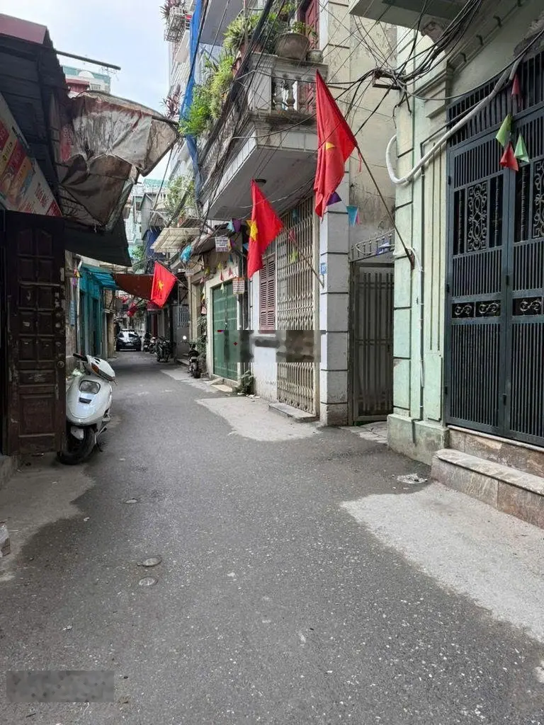Bán NR 3PN, 4WC ở Hoàng Mai, 8,45 tỷ, 37m2 giá siêu hời bao đẹp