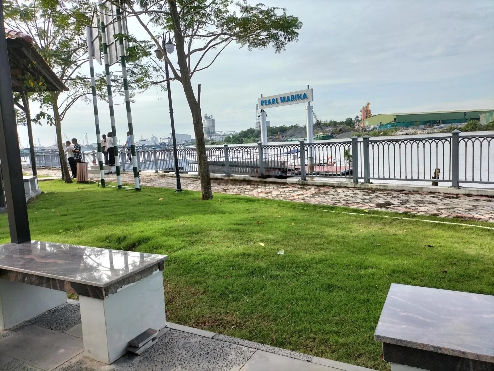 Bán căn B2 - 17 KDC The Pearl trục chính, nhà 1 trệt 2 lầu 1ST, giá 3,3 tỷ, sổ sẵn hoàn công