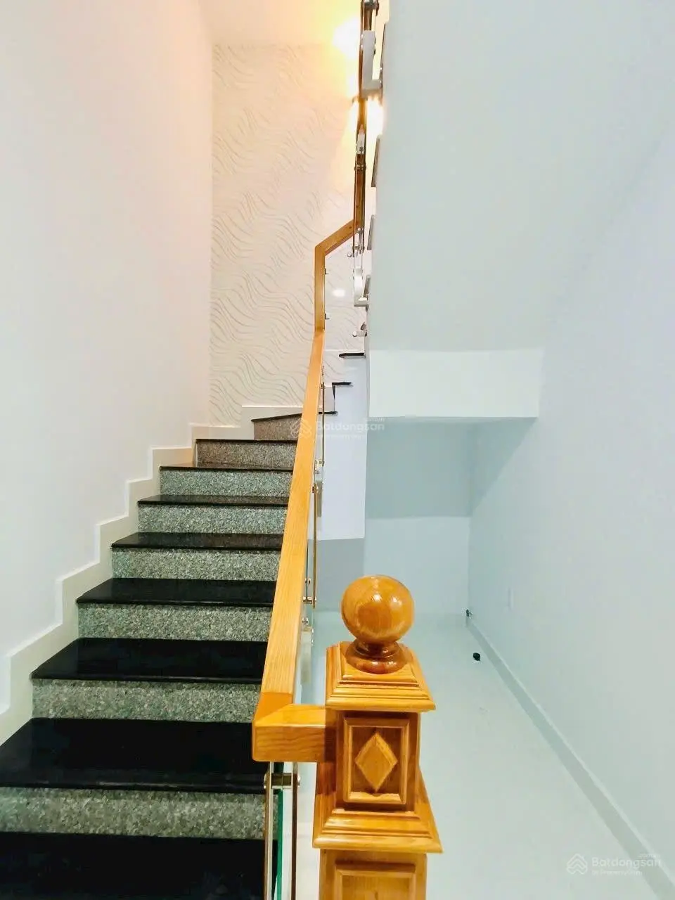 Bán NR Tô Ngọc Vân,giáp với Gò vấp, 5,8 tỷ, 60m2, 4PN, 5WC siêu hot, Quận 12, HCM
