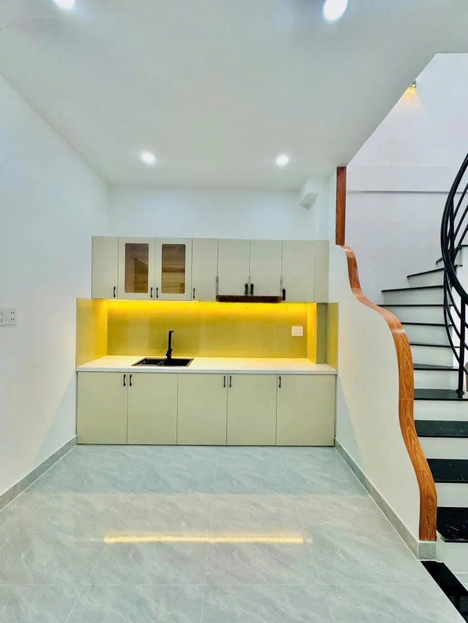 Bán nhà chính chủ tại Phổ Quang - Tân Bình - DT: 44m2, sổ riêng/hợp đồng thuê 13tr/th