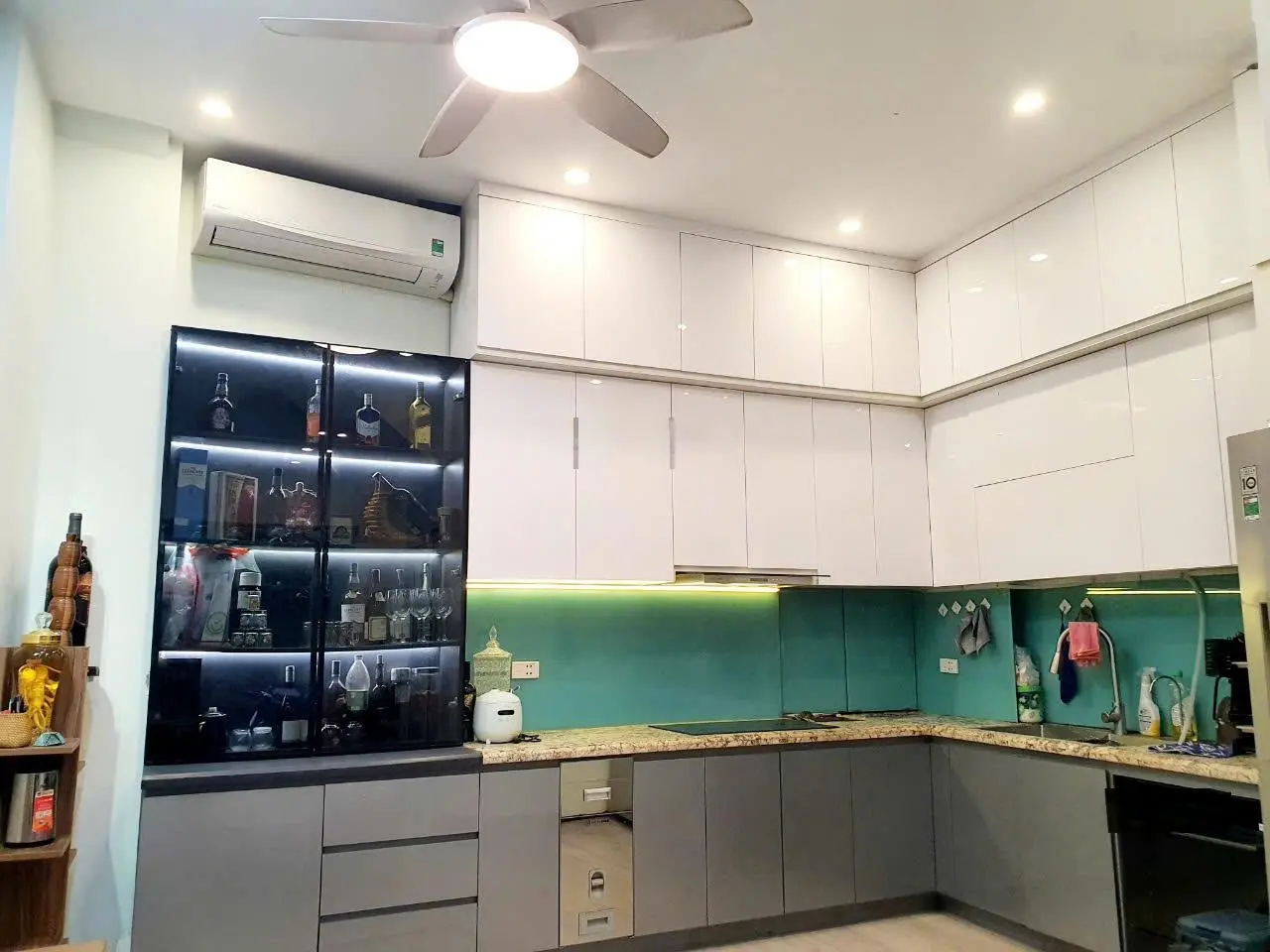 Cần bán gấp nhà 4 tầng phường Mễ Trì, ngõ nông, DT 41m2, MT 4.5m vuông vắn, Giá 7.1 tỷ