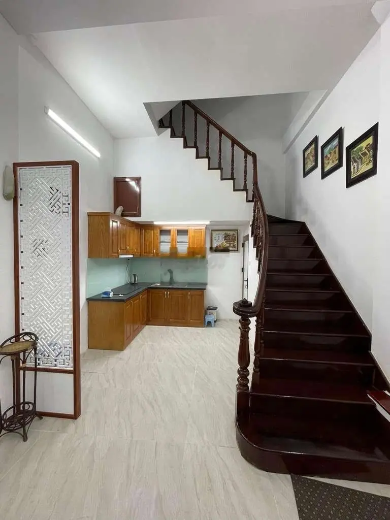 Bán nhà 30m2, 6.3 tỷ Ngõ Chợ Khâm Thiên, mặt ngõ thông kinh doanh