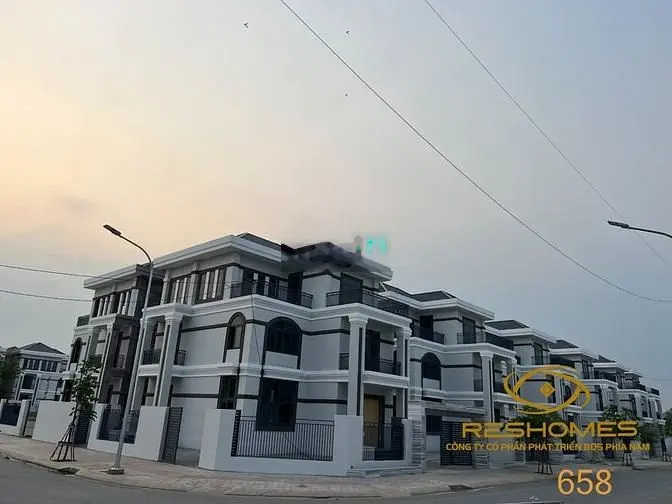 Biệt thự xây thô 1 trệt 2 lầu 200m2 khu dân cư Bửu Long 3 chỉ 9,45 tỷ