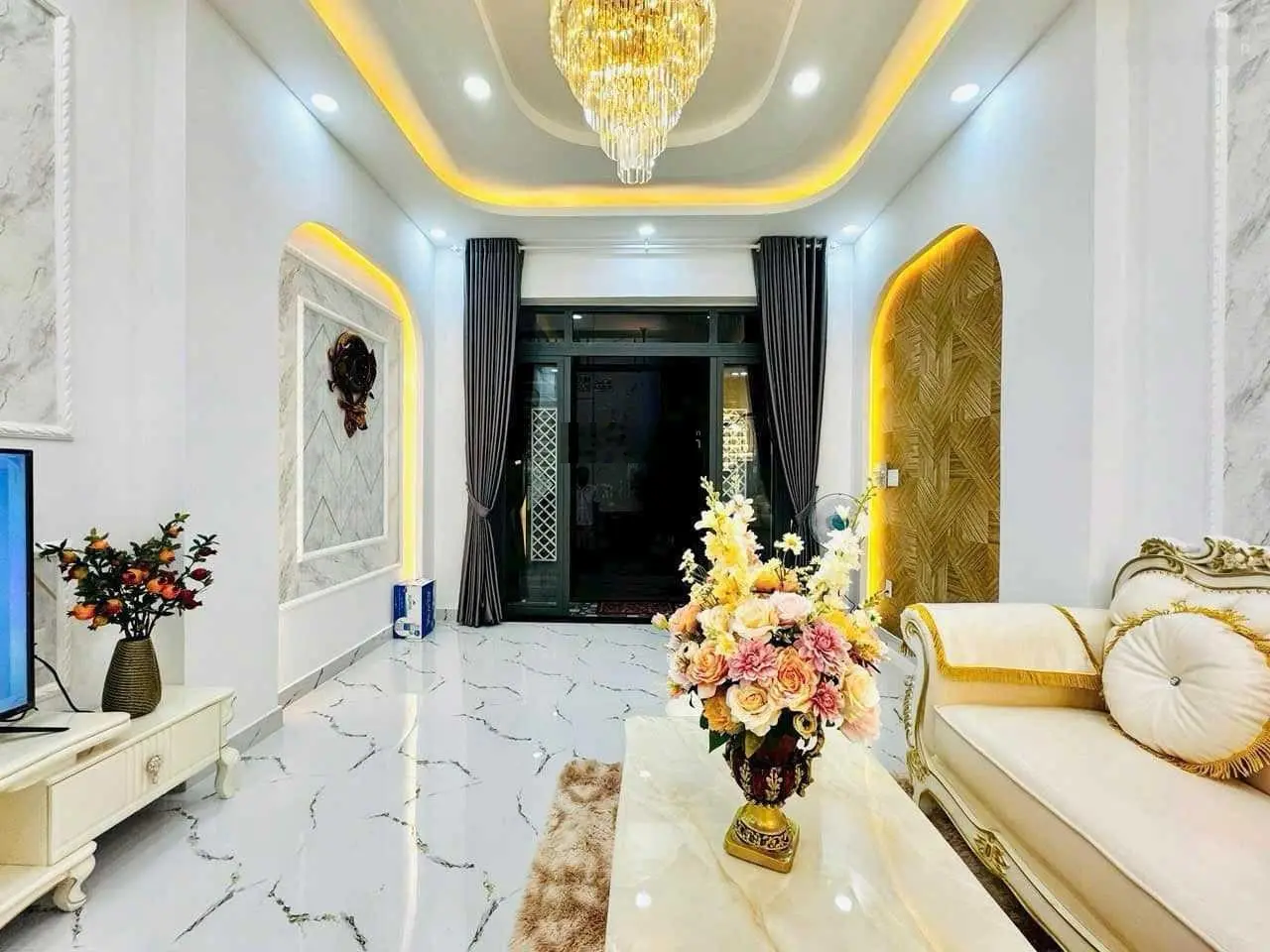 Căn mặt tiền Trương Quốc Dung, Phú Nhuận cần bán gấp TL thích hợp kinh doanh, sổ riêng