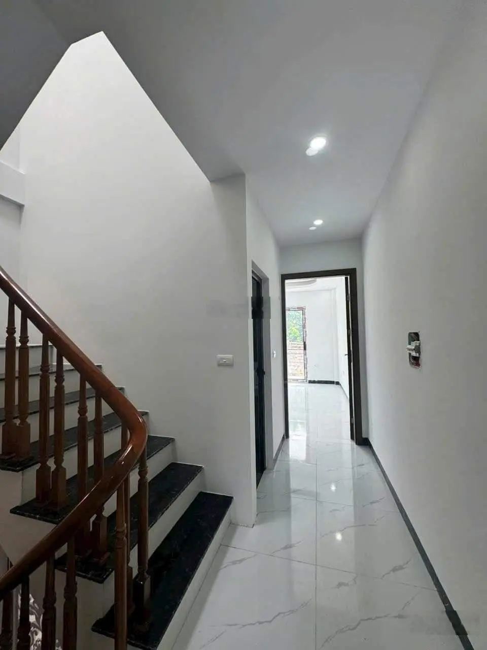 Bán căn 44m2x3T, 2 mặt thoáng có sân sau, cầu Đông La, 10 phút ra Penika