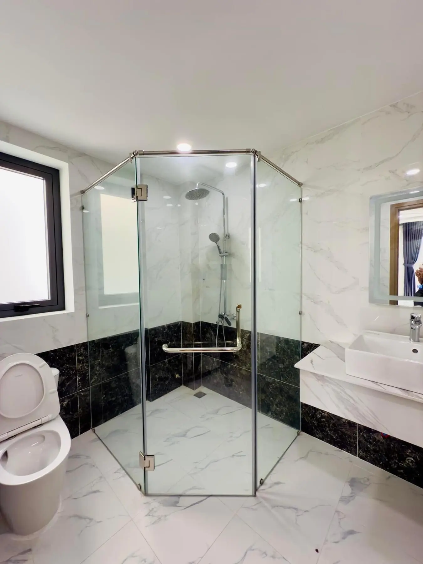 Chủ nhà bán gấp Đặng Dung Tân Định Quận 1. DT 74,2m2/4,43Tỷ gần chợ Tân Định, công viên Lê Văn Tám