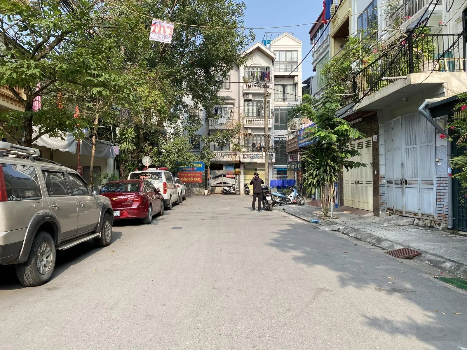 Phân lô Hai Bà Trưng kinh doanh ô tô tránh vỉa hè, ô tô ngủ trong nhà