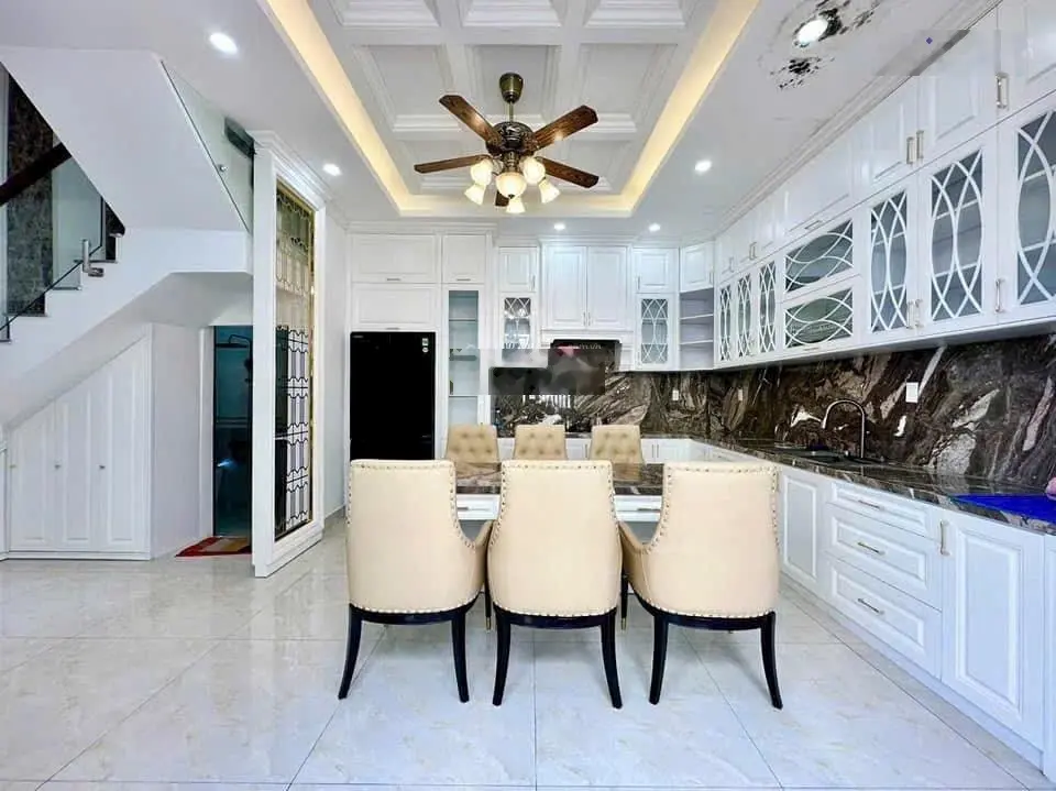 Bán nhà tân cổ điển 2 mặt tiền-huỳnh tấn phát-thị trấn-nhà bè