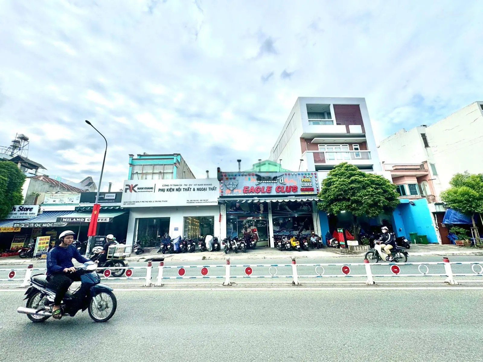 Bán nhà mặt tiền ngay Phạm Văn Đồng Thủ Đức - Giao QL13 12x45m2 CN 517m2 - HĐT 100tr/Tháng - 36 Tỷ