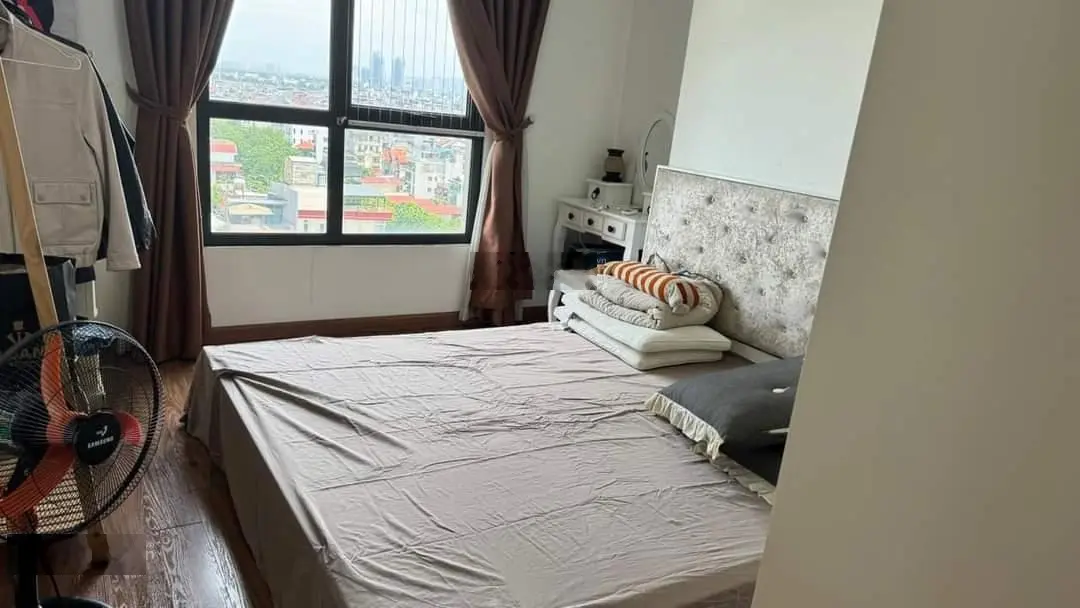 Chính chủ gửi bán CH siêu HOT, tầng trung, vuông vắn. Ban công với Logia riêng biệt. Lh 0343 191 ***