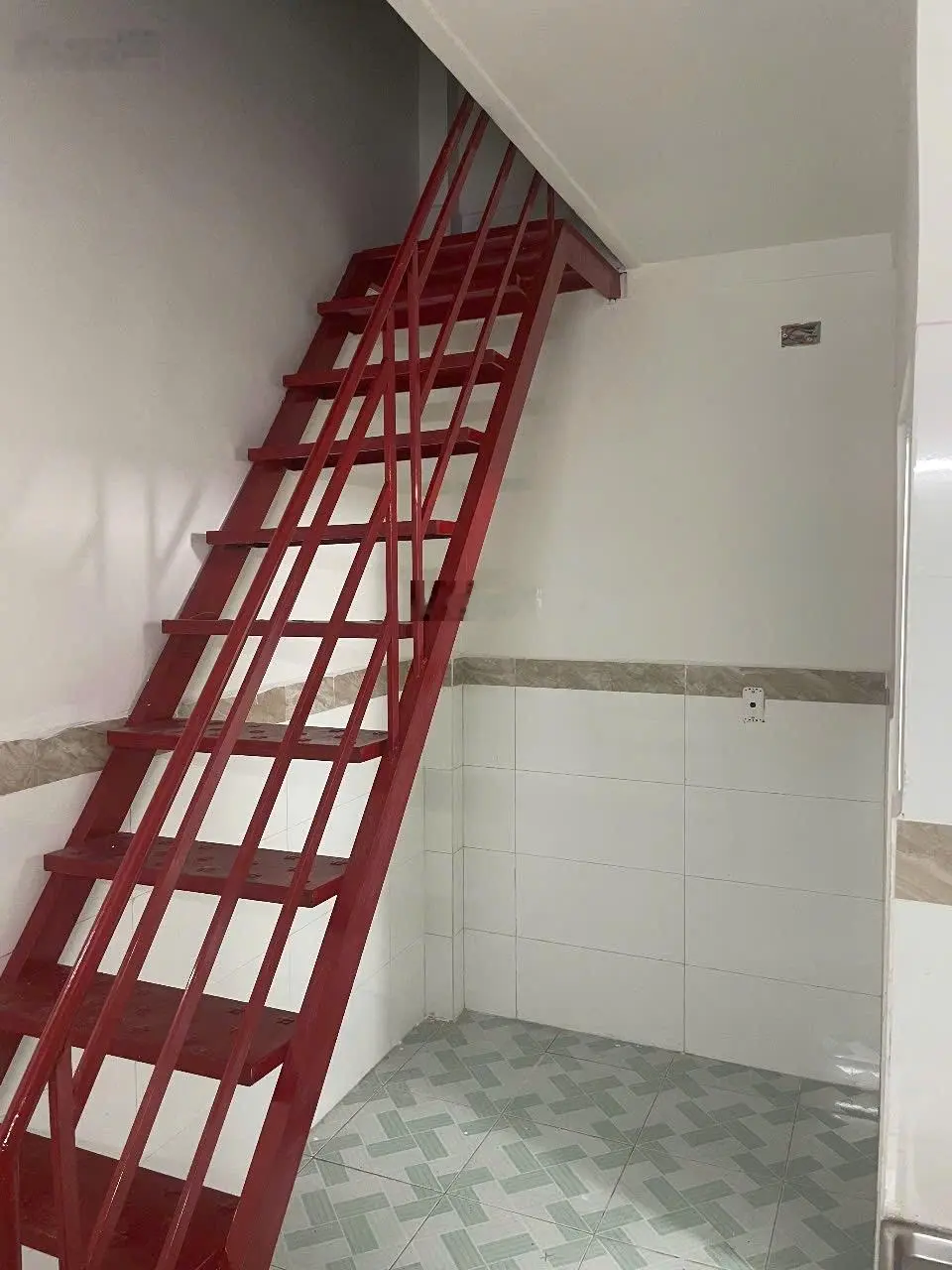 Bán căn nhà sổ chung 4x12m gác lửng giá rẻ