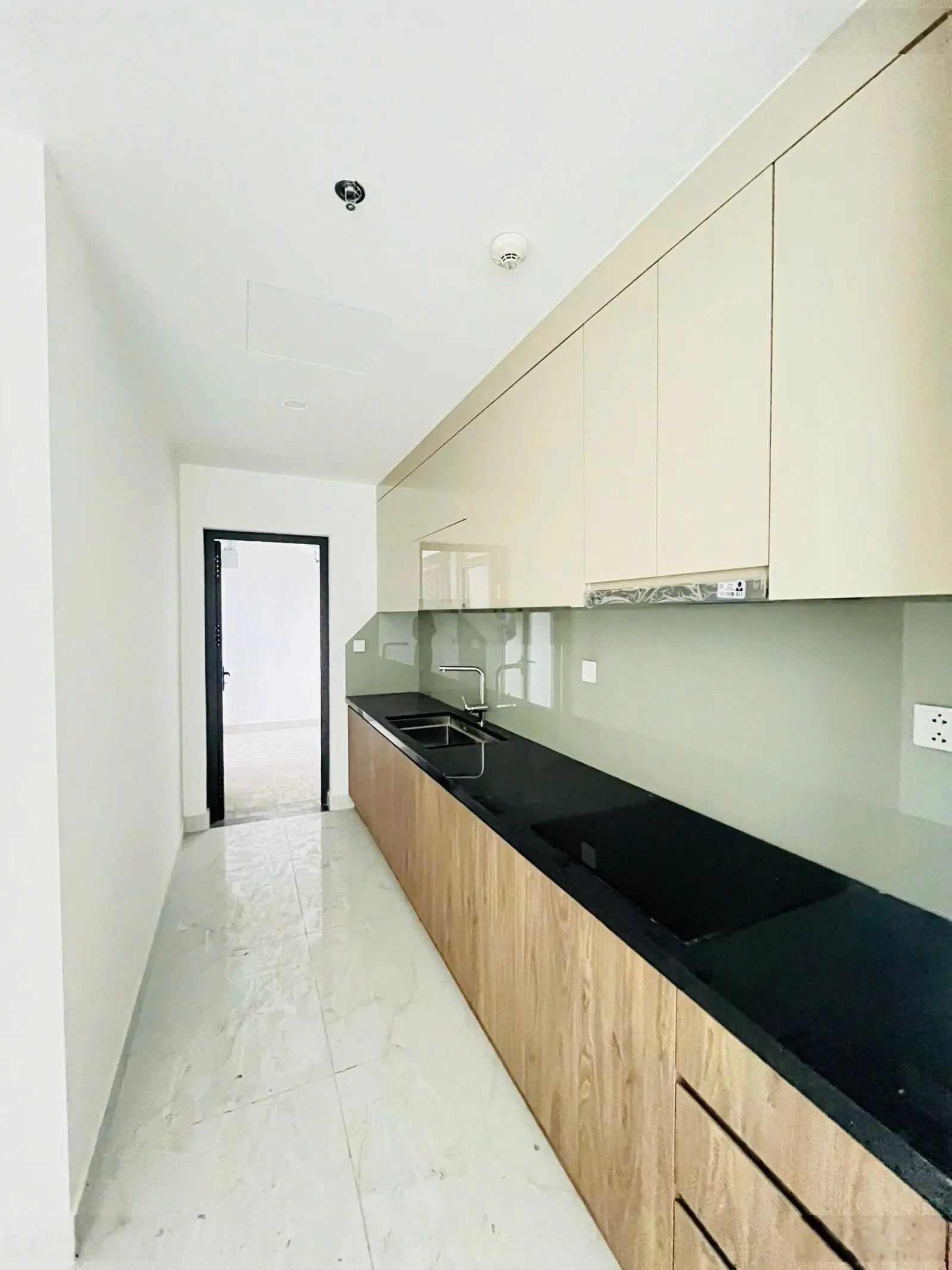 Giá tốt! Alnata Plus 2PN 88.8m2 view hồ bơi Centery - Giá bán nhanh 5.3ty (102%) trong tuần