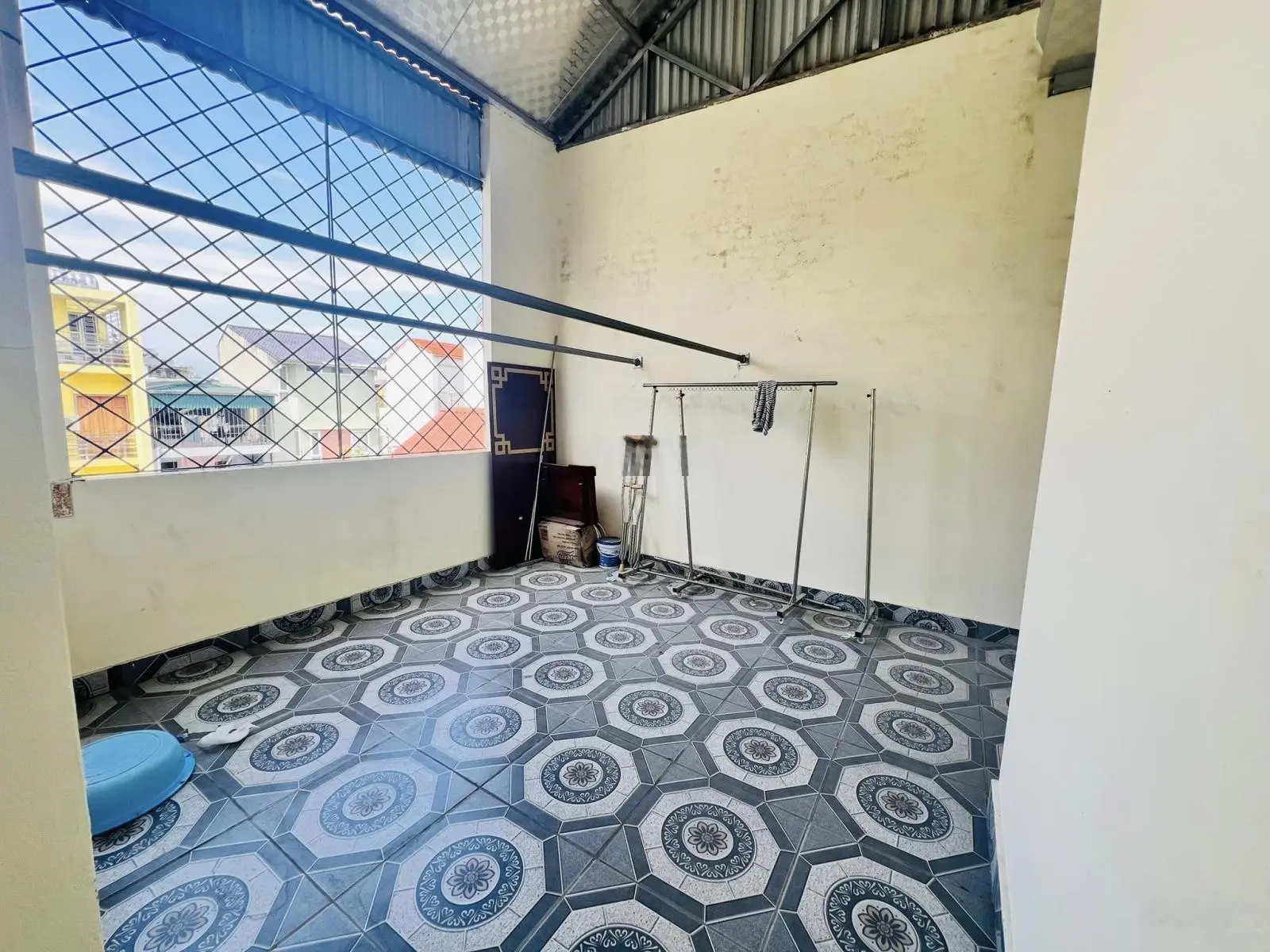 Nhà Tây Mỗ-56m2- 3tầng- dân xây-5.6 tỷ-ô tô vào nhà-dân trí cao -tiện ích Vinhomes-ở sướng- hàng F0