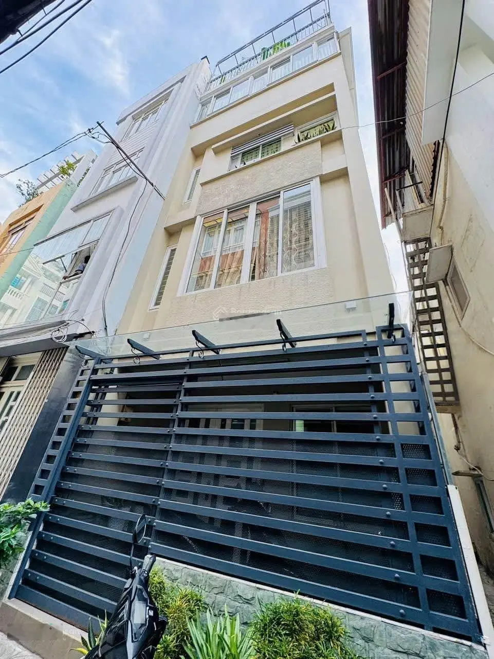 Chủ định cư nước ngoài cần bán nhà nguyễn thiện thuật quận 3 giá 3tỉ990 82,25m2 (4,7*17,5m).sổ sẵn