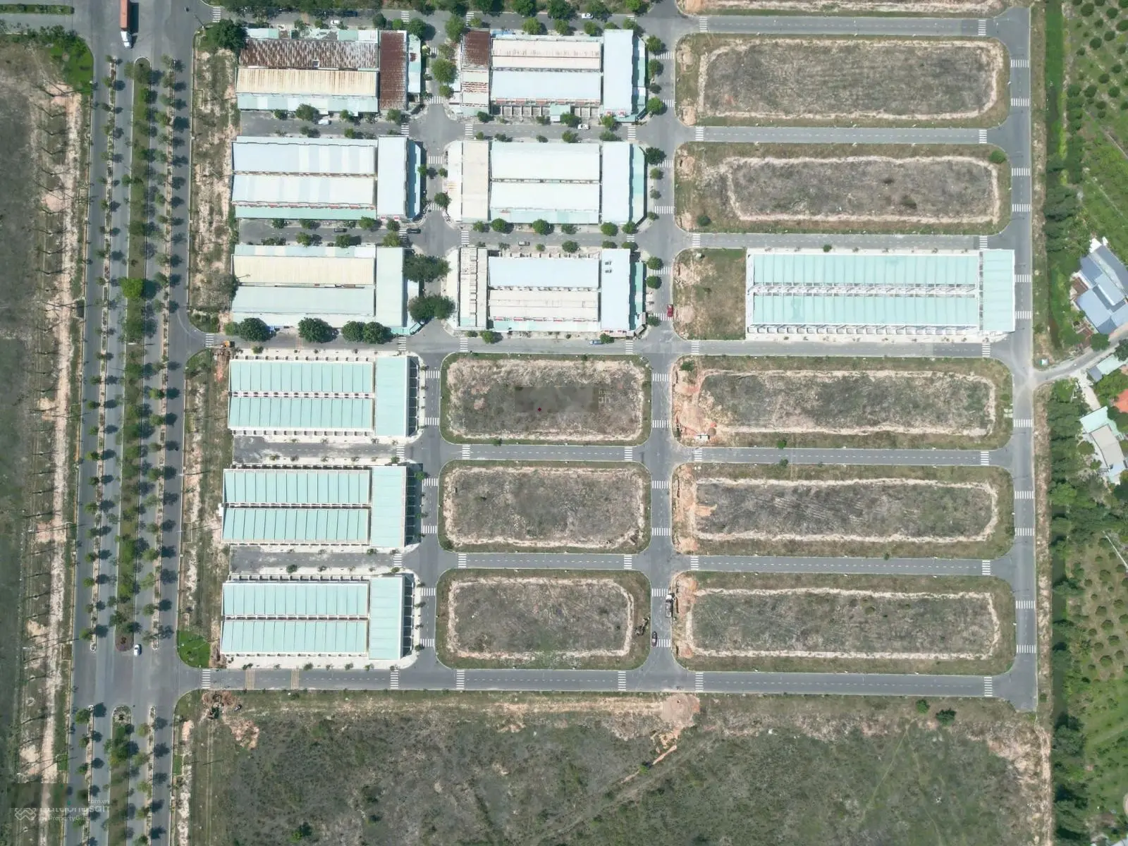 Nhà phố ngay KCN Phước Đông 64m2 giá 1.1 tỷ, sổ sẵn đường nhựa 12m sổ sẵn sang tên công chứng ngay