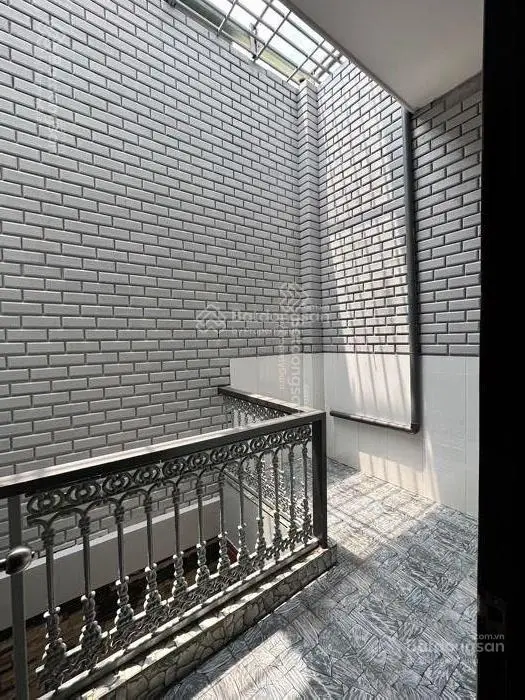 Nhà 4 tầng, mặt tiền đường Nguyễn Văn Quá, 4mx24m. Gần công viên Cây Sộp