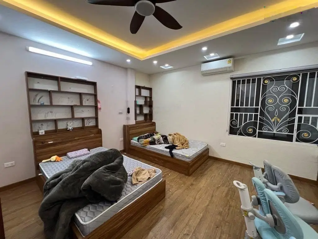 Siêu hiếm! Đặng Tiến Đông, sát phố luôn, full nội thất, nở hậu. 50m2*5T