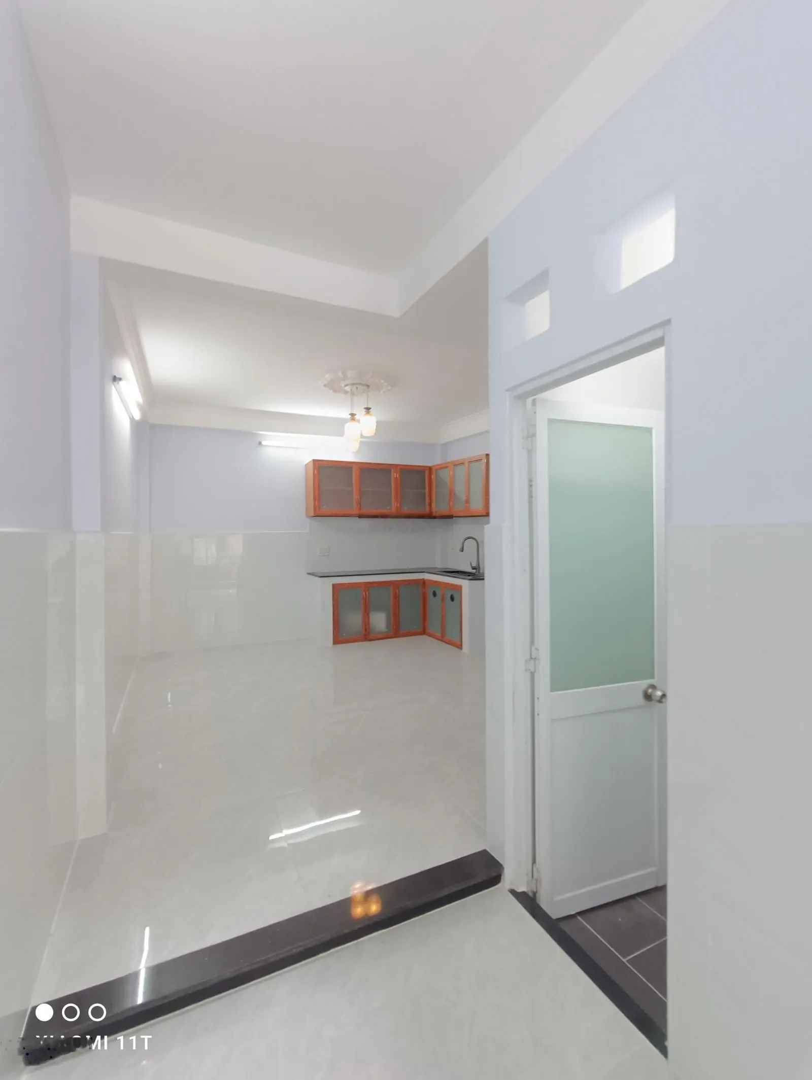 Nhà 3 tầng, hẻm xe hơi 5m vào trong nhà ngay Cân Nhơn Hòa, đối diện Vạn Phúc