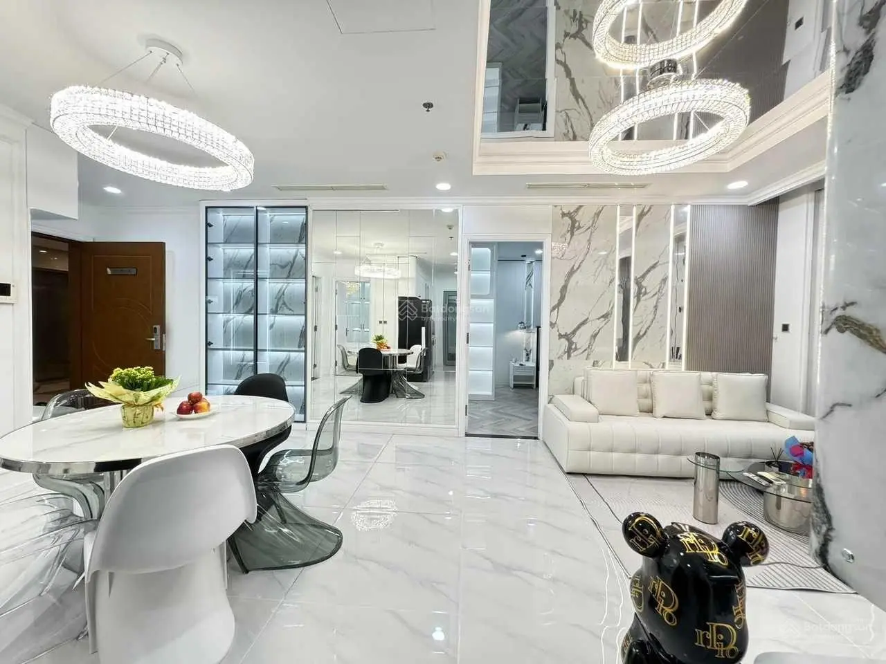 Chính chủ cần bán gấp 3PN nội thất sang xịn, tòa Landmark 1, Vinhomes Central Park
