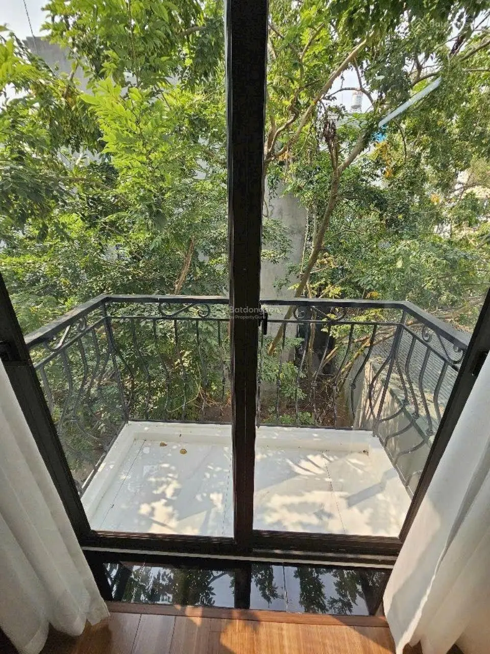 Bán gấp nhà mới Phố Trạm 46m2 full nội thất, đủ 5 ngủ gần Ô Tô Tránh chỉ hơn 6 tỷ