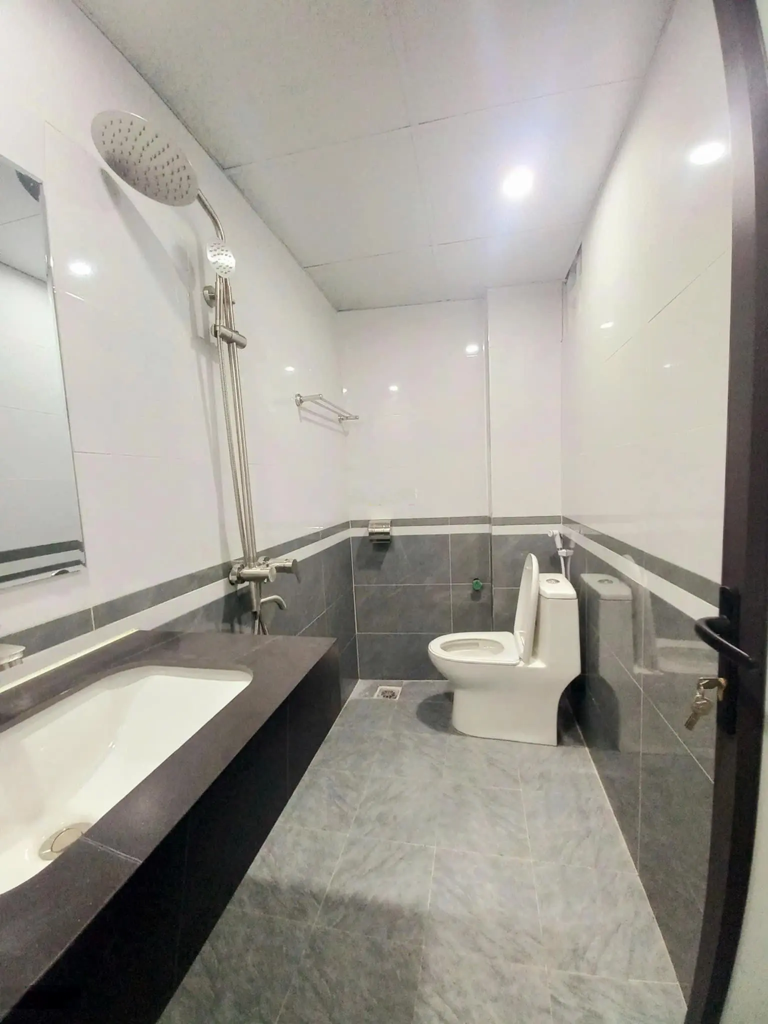 Siêu hiếm !!! Nhà đẹp phố Cù Chính Lan 36m*5T*6m MT - gần ô tô - KD - ngõ đẹp - hơn 5 tỷ