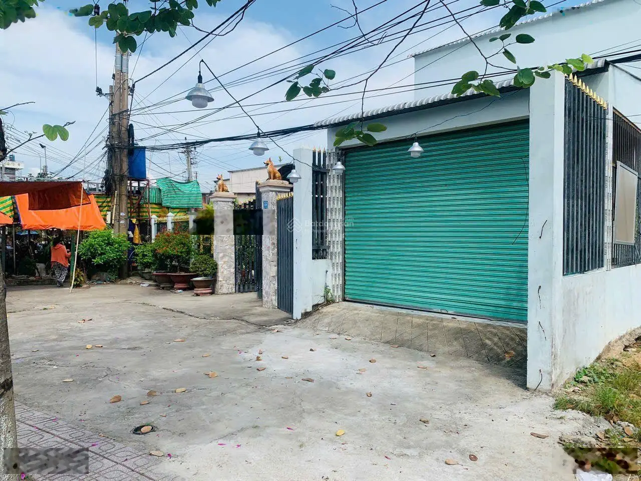 Chủ kẹt tiền bán gấp nhà 591m2 thổ cư ngay trung tâm ngã 4 Gia Bảo khu vực sầm uất nhất thị trấn