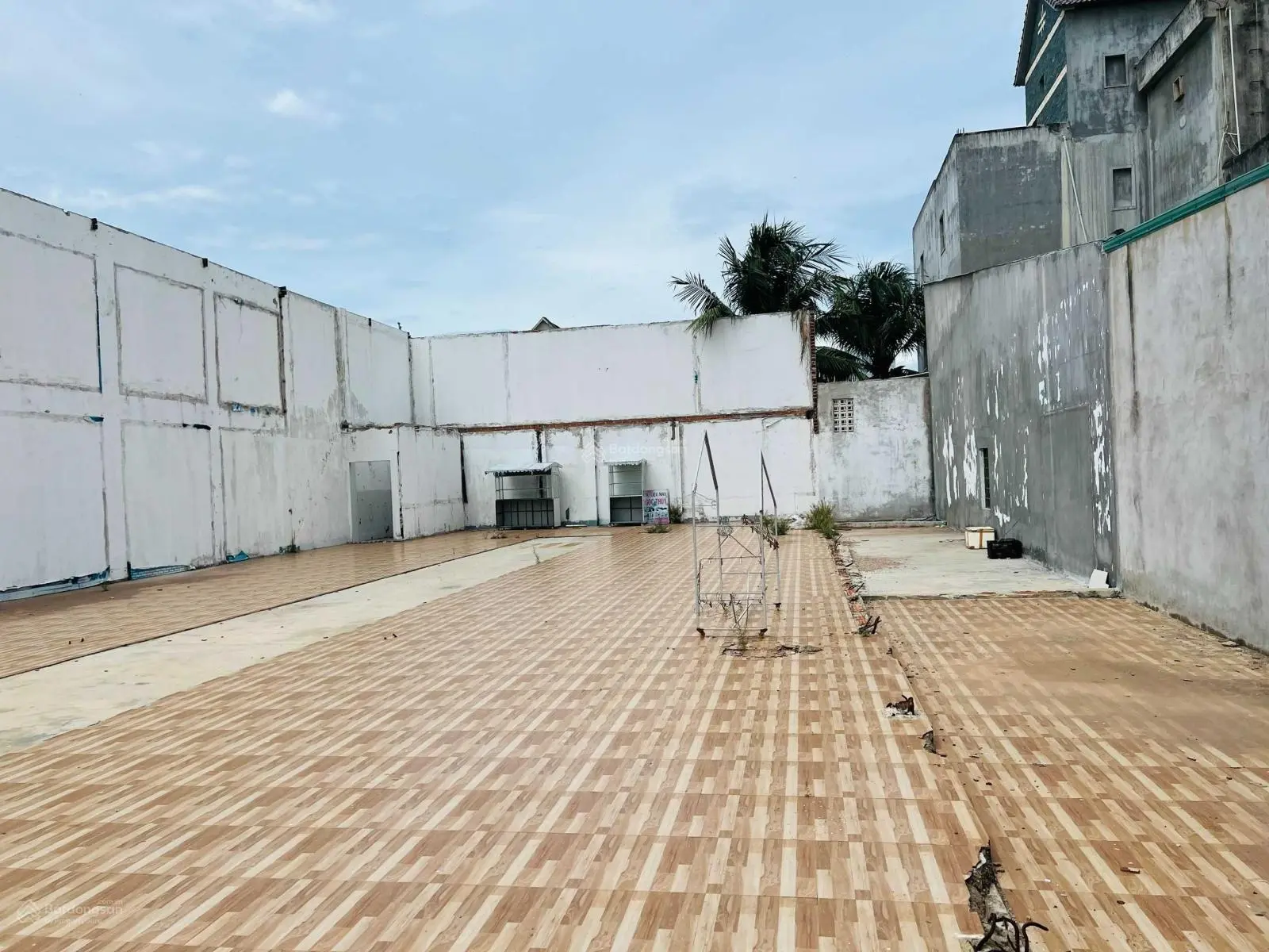 Sát biển Hoài Hương, vị trí trung tâm, khu dân cư đông đúc, 5 x 27m, giá 1,1 tỷ