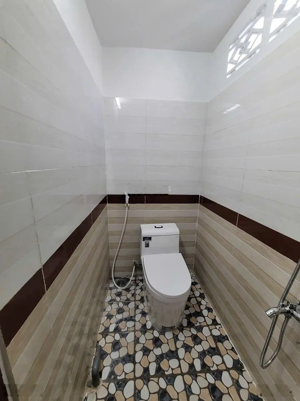 Bán nhà cấp 4 (5x25m), mặt tiền sầm uất Phan Đình Giót p. An Phú