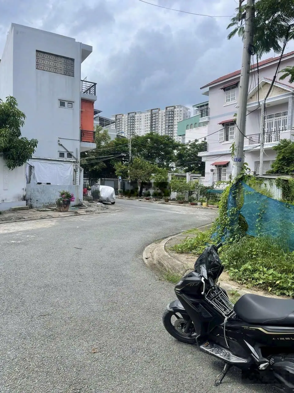 Bán Nền đất góc 2MT dg B7 dt: 117,4m2 dg Rộng 12M Xây 1ham 5Tang Giáp Khu Thái Sơn