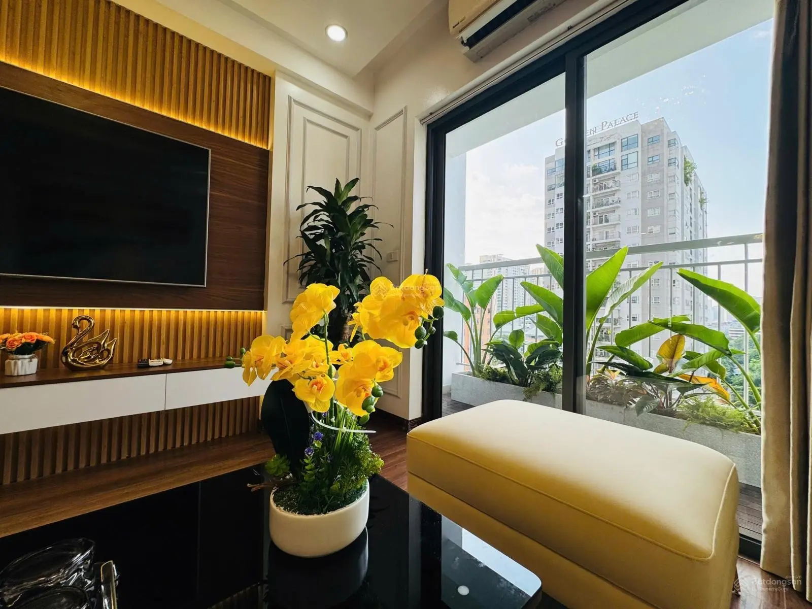 (Chính chủ) cần bán căn hộ tại Handiresco diện tích 98m2, 3PN 2WC, Cửa ĐN ban công TB full nội thất