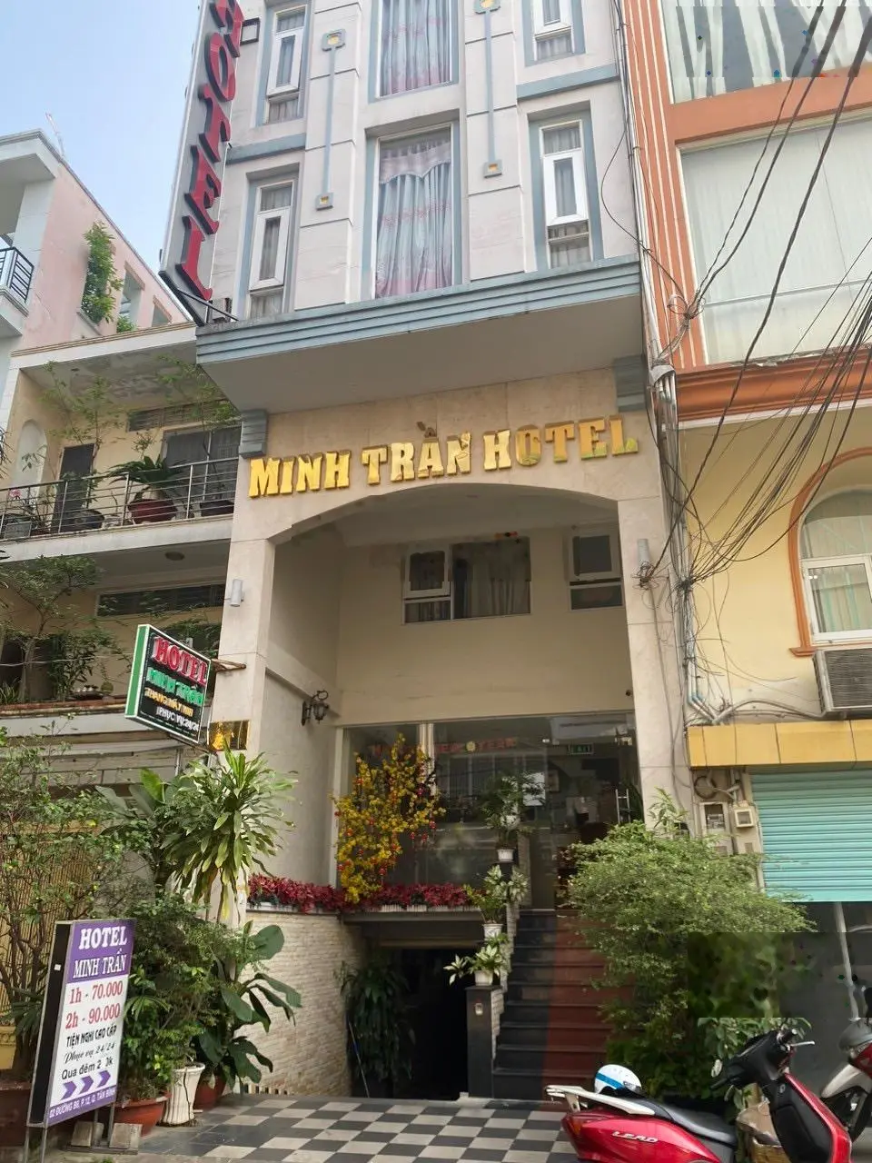 Bán KS 17 phòng ngay Hoàng Hoa Thám, P.12 quận TB (4.2x20m) hầm 6 lầu, giá 16,8 tỷ