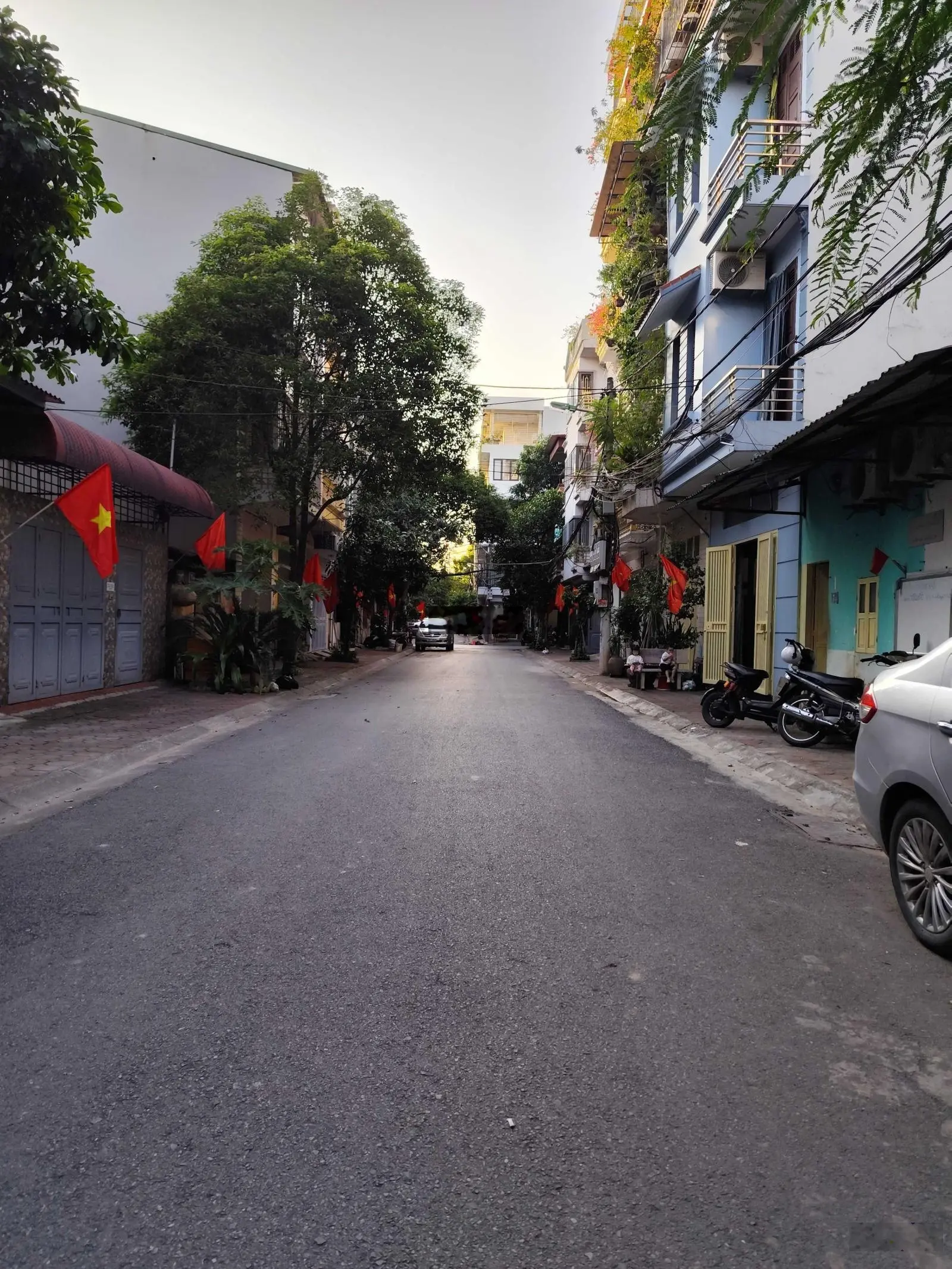 Bán nhà khu víp 918 Phúc Đồng 85m2, MT 6,5m, 5tầng giá 20tỷ phân lô vỉa hè ôtô tránh