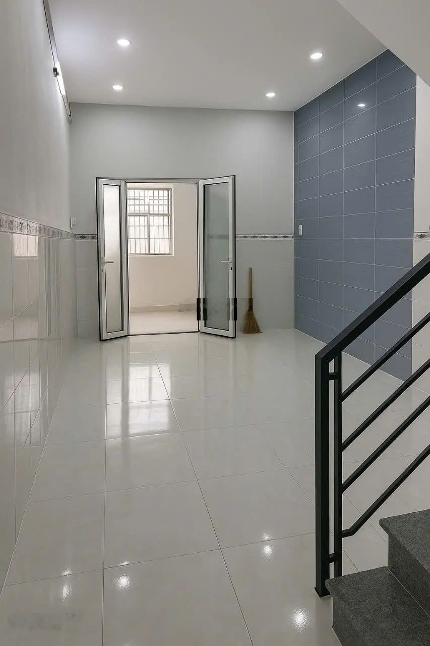 Giảm mạnh còn 5,1 tỷ 106,9m2 - ngang 7,27m 2 tầng - ngay chợ Hiệp Bình Phước QL13 - ôtô vô ra