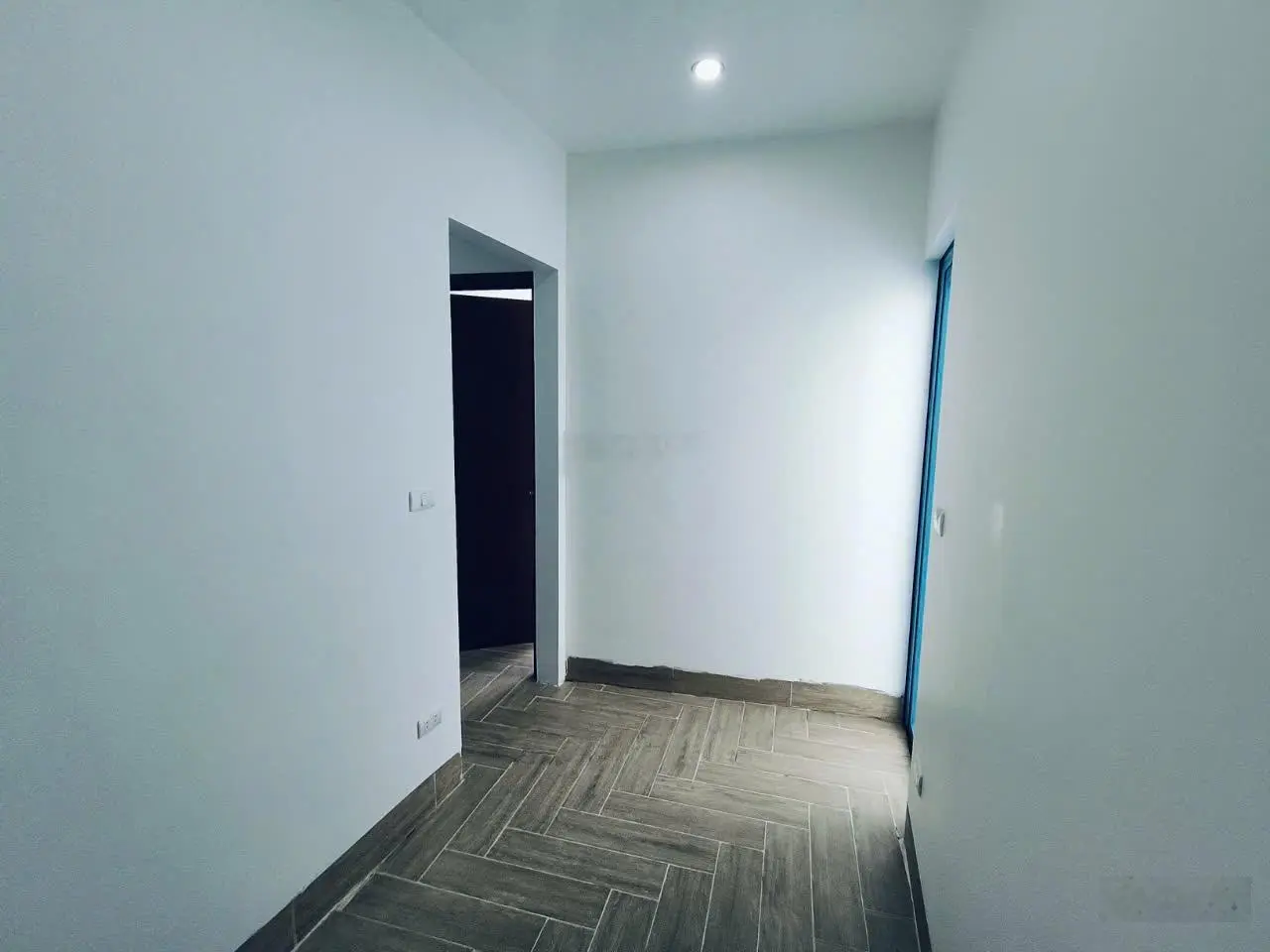 Bán nhà đẹp Tân Phú, DT 46m2 thuận tiện đi song phương cao tốc Láng - Hòa Lạc, Vinhomes Thăng Long