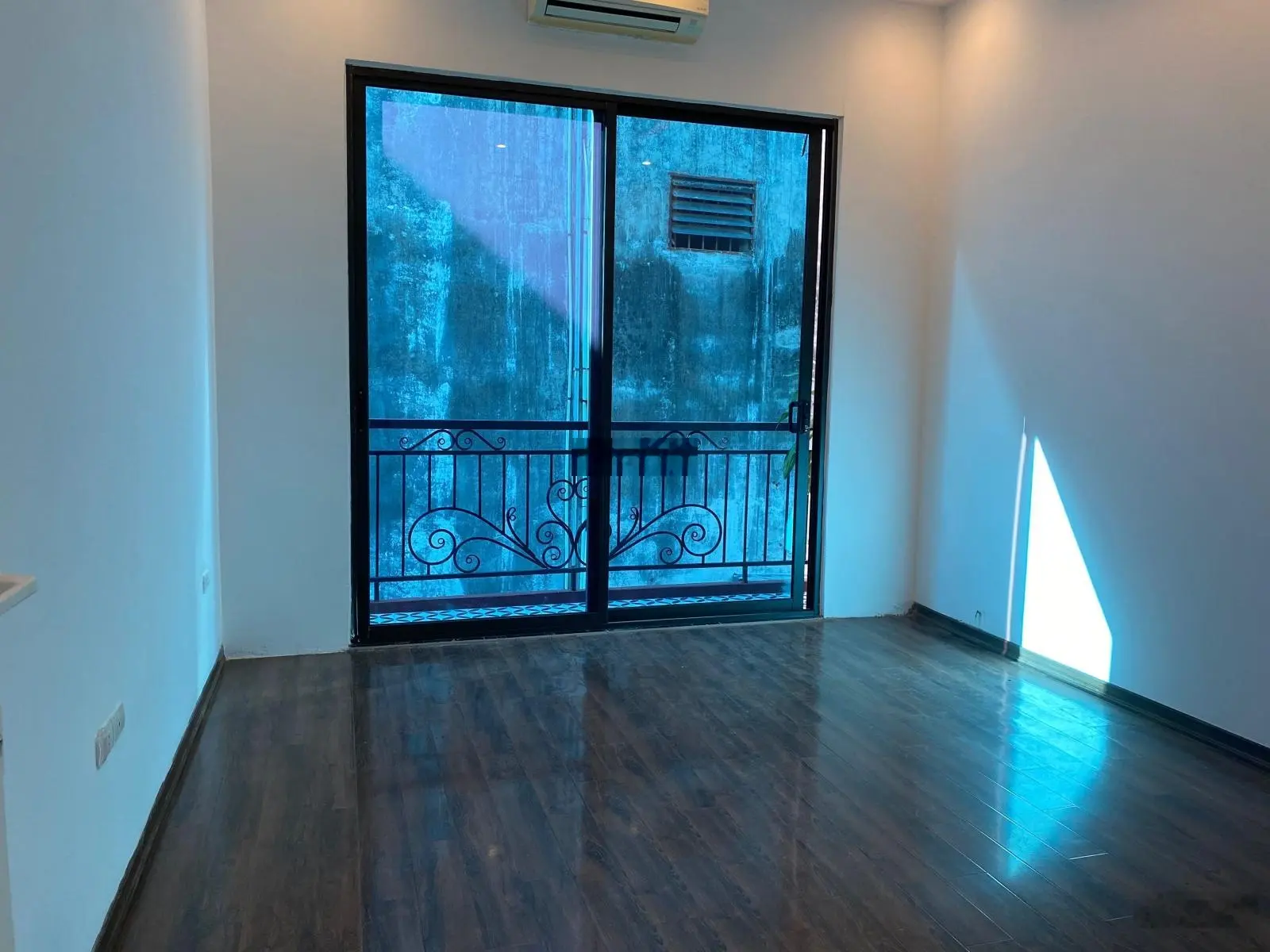 Bán nhà mặt phố view hồ tây vị trí trung tâm q.tây hồ kd dòng tiền ổn định giá rẻ cho nhà đầu tư