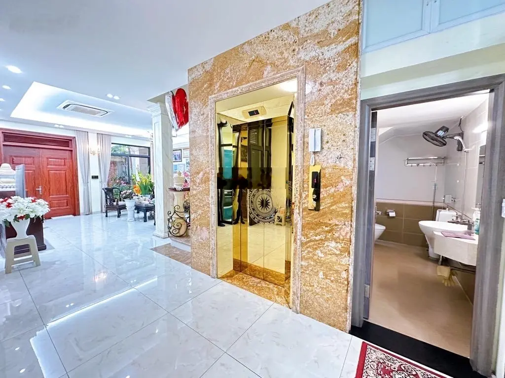 Tân hoàng minh xây- 6t thang máy- nội thất 1công hàng nhập khẩu- đẹp nhất hai bà trưng