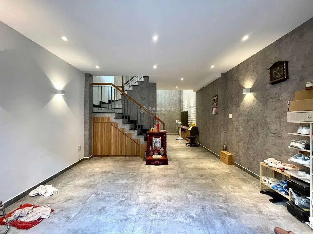 Kẹt tiền bán gấp nhà đường Tân Vĩnh. Phường 4. Quận 4. Giá siêu hiếm 3 tỷ 190. Gọi ngay 0904430105