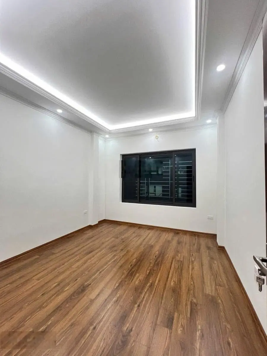 Bán nhà Phân Lô Phan Văn trường Cầu Giấy.38m x 6T.mt.3.5m. Giá = 15.2 Tỷ