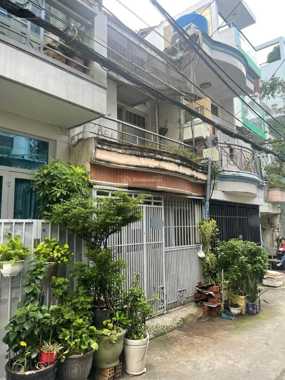 Nhà Nát 1 lầu Hẻm thông xe hơi 5m Đ.Hậu Giang ngay cv Phú Lâm - 3,15x11m nở hậu