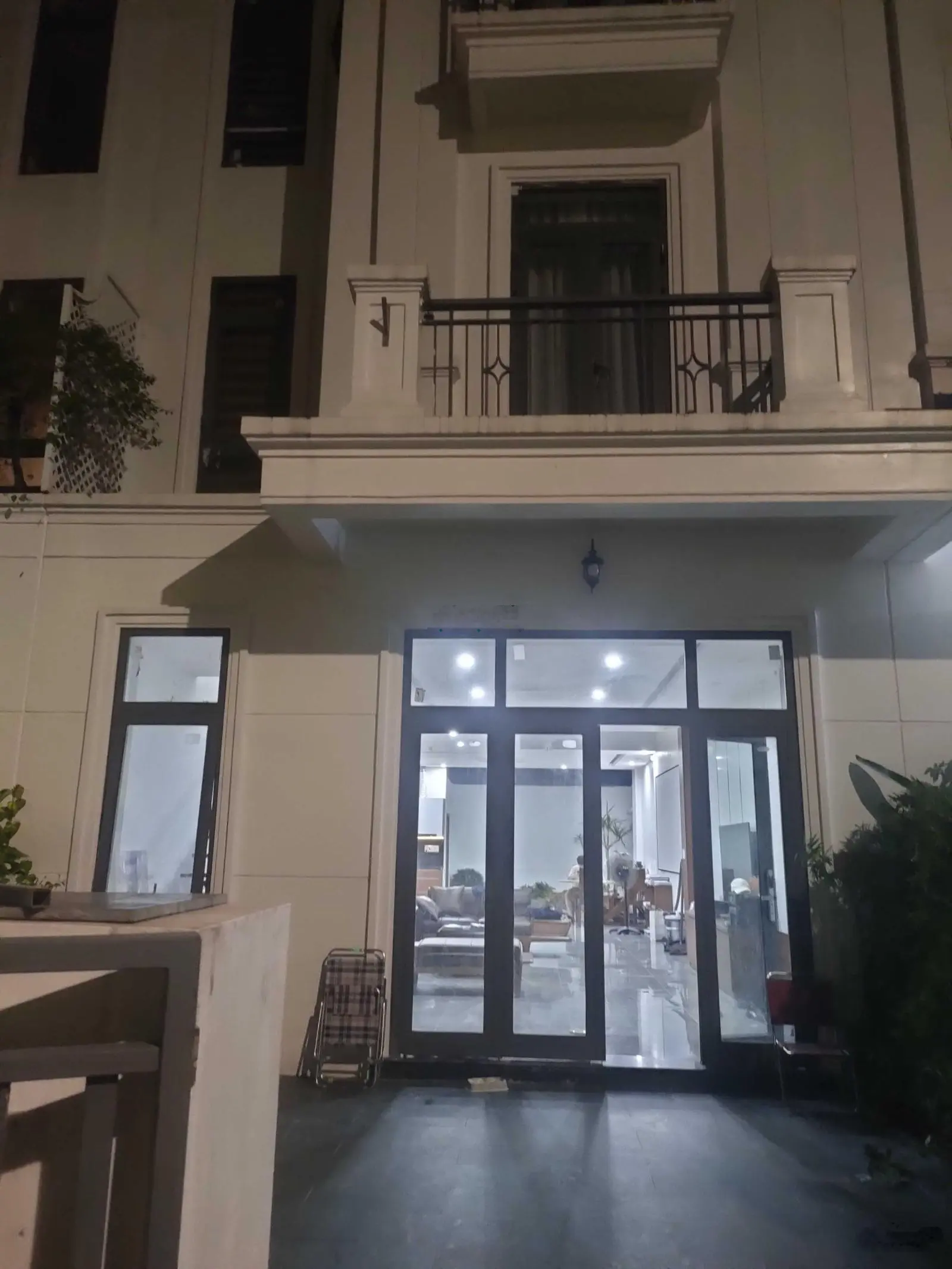 Bán biệt thự liền kề khu đô thị Crown Villa vừa mới hoàn thiện full option, nội thất