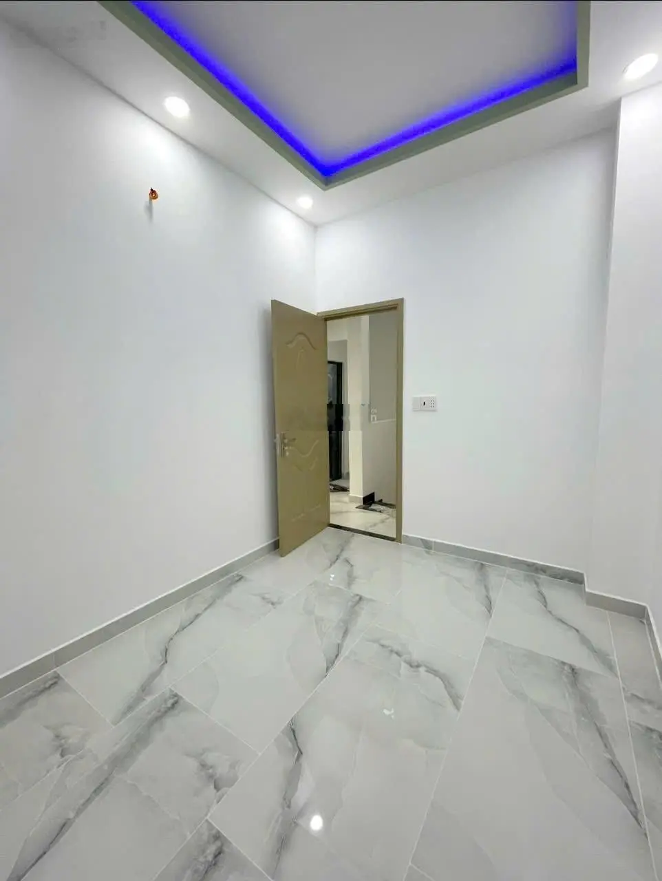 Siêu phẩm nhà bán q4 đẹp 3 tấm mới keng dt 5,5*6,5 khu dân cư hẻm 3,5m tôn đản giá chỉ 4tỉ nhĩnh