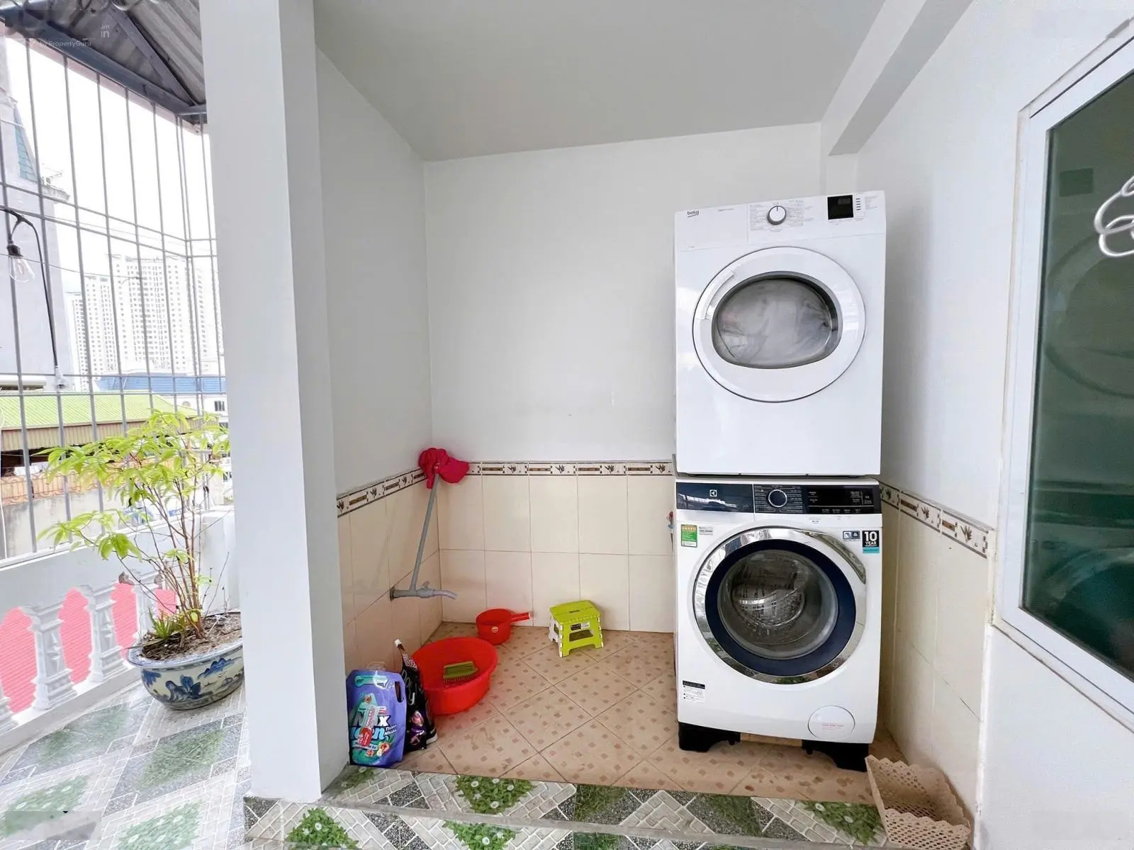 Lô Góc 30M ra Phố Phạm Văn Đồng , DT 35m2 x 5 tầng , đường rộng , view thoáng , giá : 7.6 tỷ