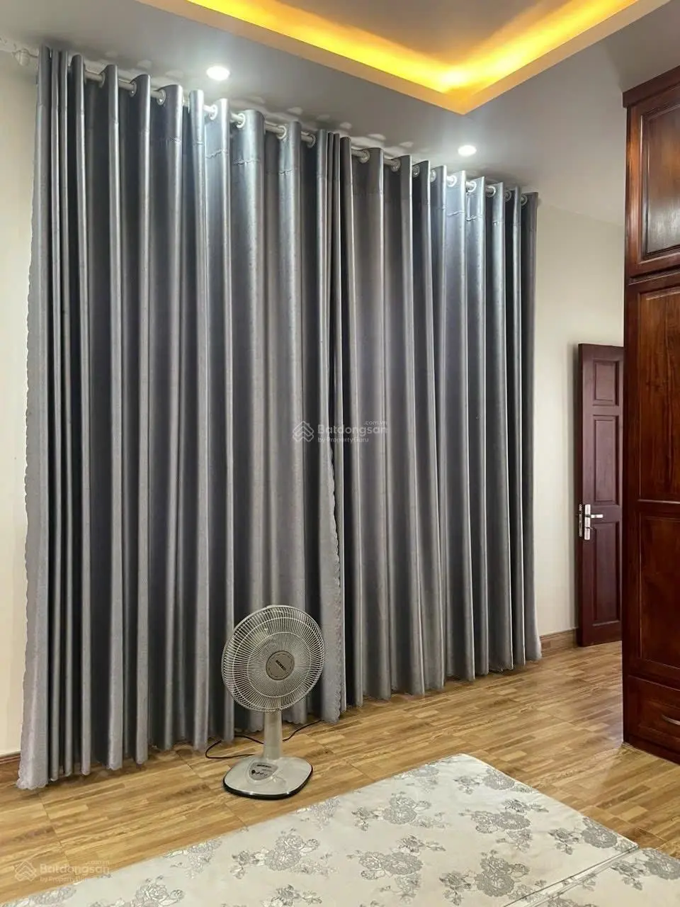 Bán nhà mặt tiền lô góc đường Bưng Ông Thoàn giá 10,5 tỉ diện tích 62,2m2.