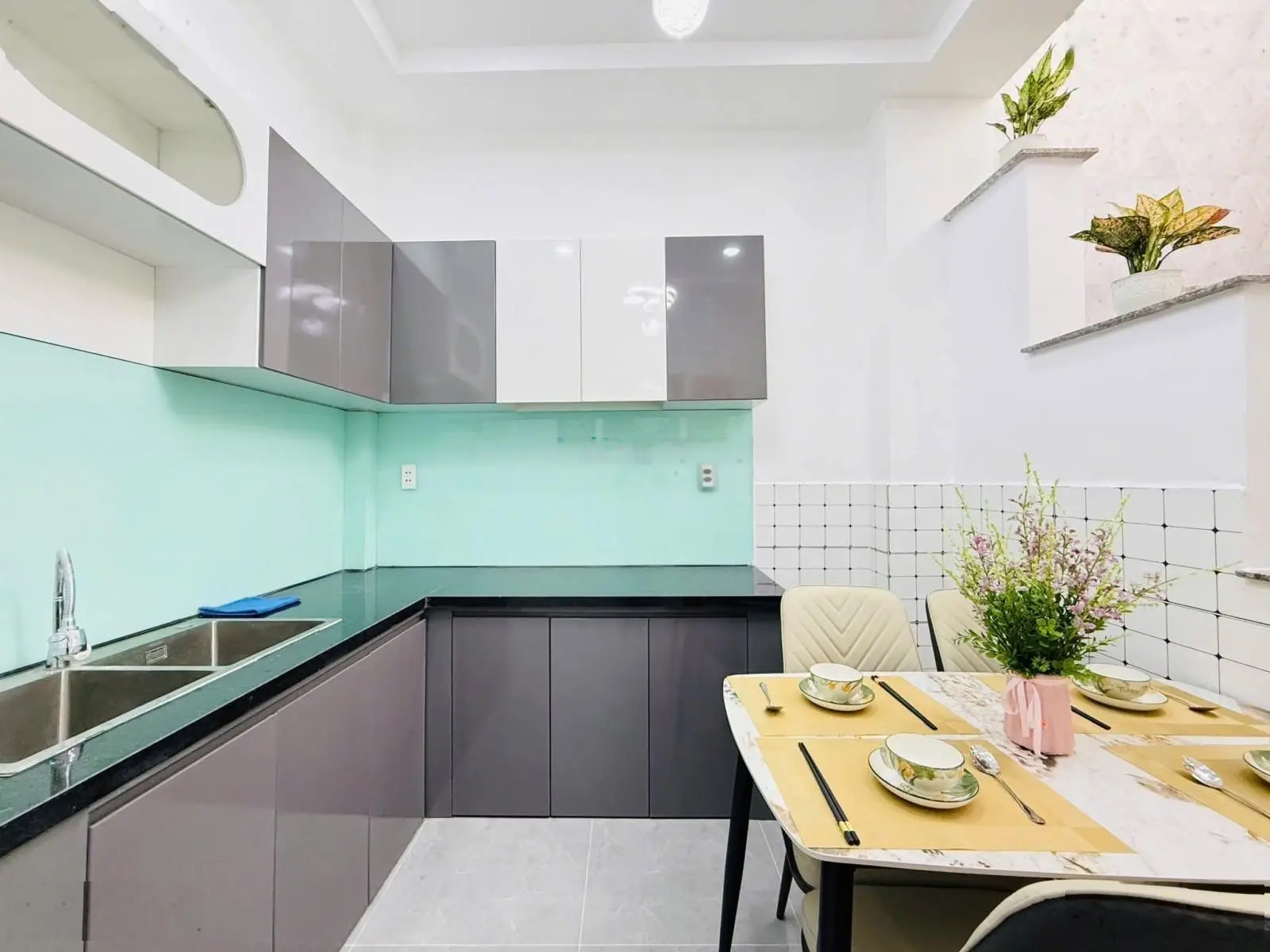 MỘT EM MINI HOUSE FULL OPTION Sát Bên Nhà Ga T3 Và Siêu Thị Emart