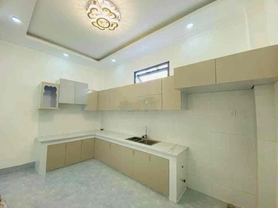 CẦN BÁN NHÀ HẺM THÔNG ĐỐI DIỆN KHU BẠCH ĐÀN