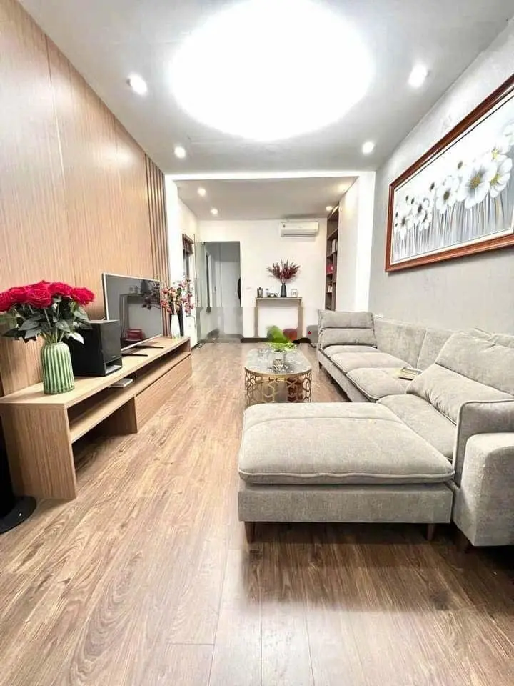 Cc bán gấp nhà phố đội nhân ba đình hn dt 42m 5t giá 12.7 tỷ có tl oto đỗ cửa kd
