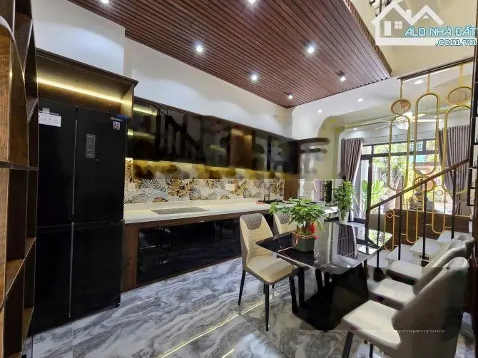 Bán nhà Lạc Long Quân, P10, Quận 11. SHR, pháp lí chuẩn