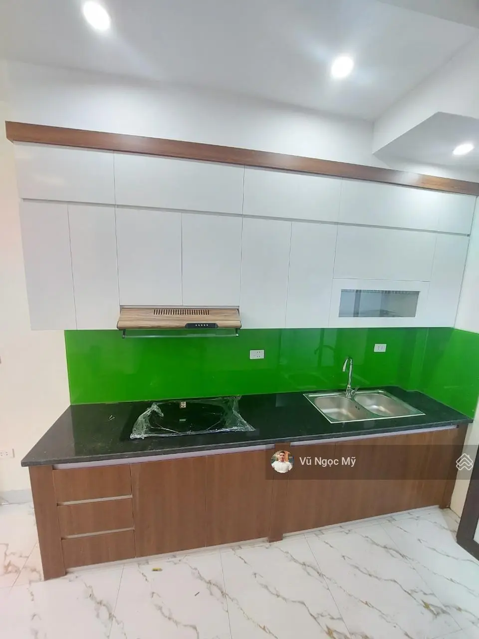 Nhà 5 tầng 32m2, ô tô đỗ ngõ, gần đường Lê Quang Đạo, cuối đường ra Ỷ La Dương Nội, giá 3.8 tỷ.
