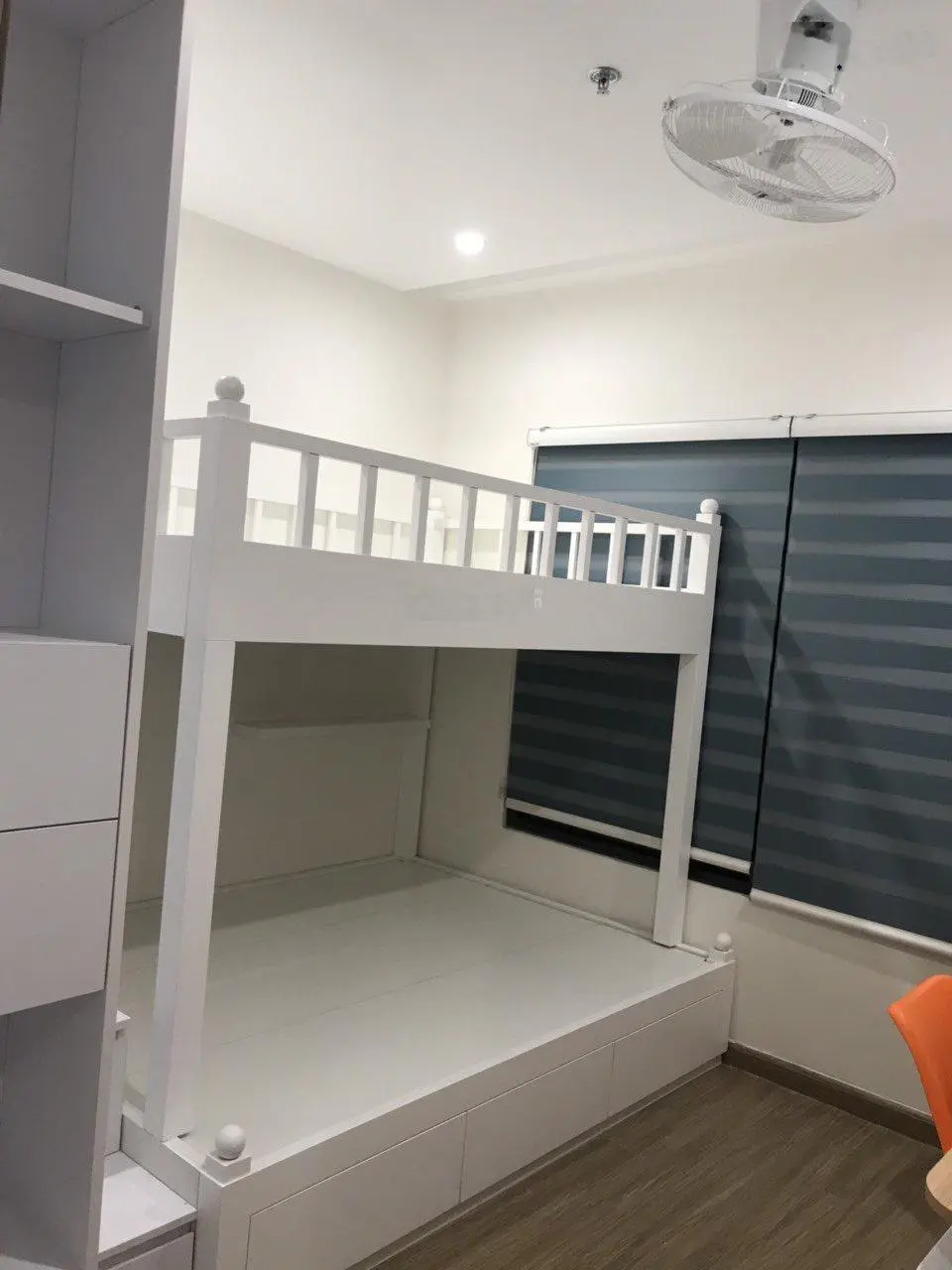 Chủ nhà gửi bán nhanh căn hộ 2PN+1 GÓC 70m2 Full Nội Thất Chỉ với 2.9 tỷ Tại Vinhomes Ocean Park